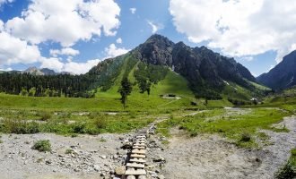 Minimarg: Finding magic near the Line of Control Minimarg: Finding magic near the Line of Control