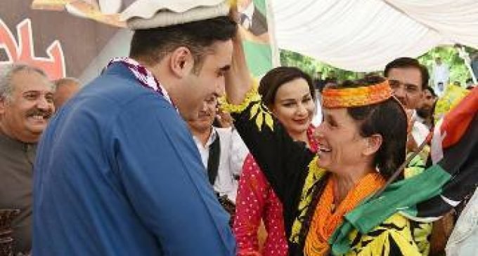 Bilawal lambastes politics of hypocrisy, intolerance; terms Nawaz, Imran two sides of the same coin