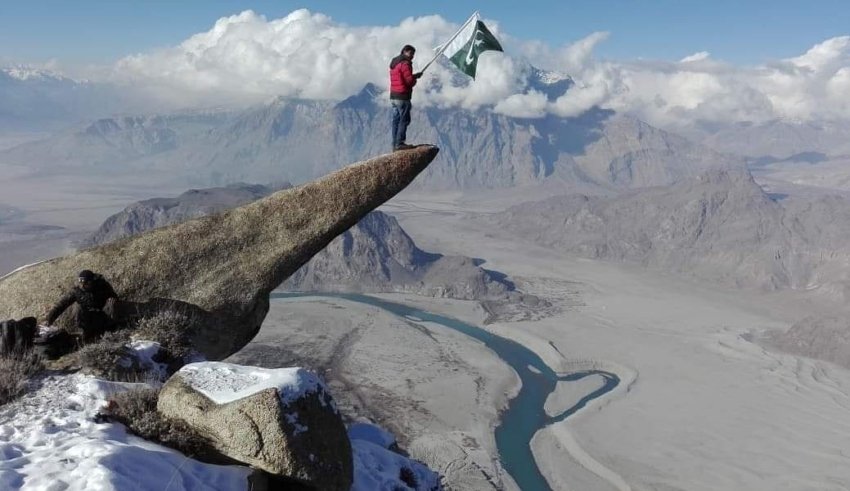 Skardu S Hanging Rock A New Tourist Attraction The High Asia Herald